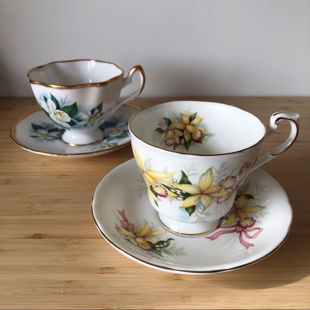 Vintage Set of 2 Tea Cups & Saucers Bone China Salisbury England Royal Standard